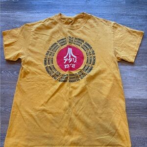 Retro ATARI Yellow Gold Short Sleeve Tee Japanese Gamer Emblem Men's Sz M